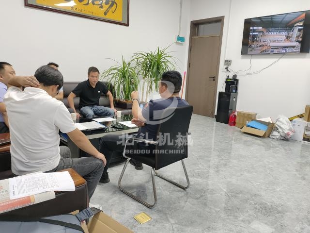 能源行業(yè)客戶來訪:深入探討自動化煤泥烘干機(jī)技術(shù)
